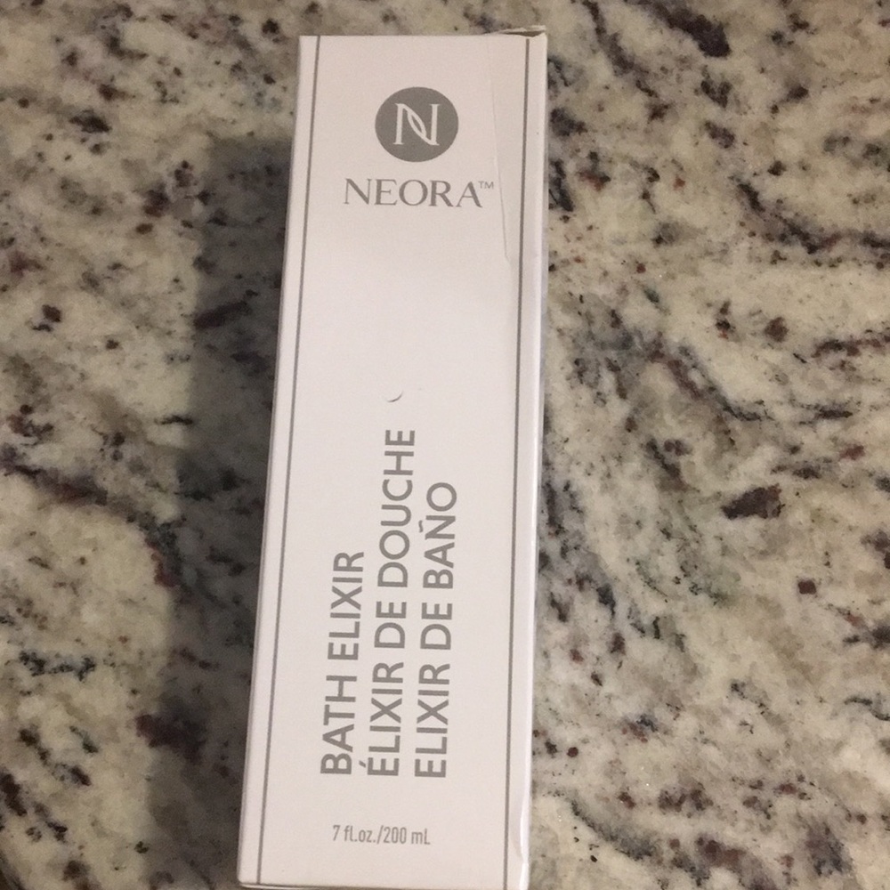 NWT. NEORA bath elixir